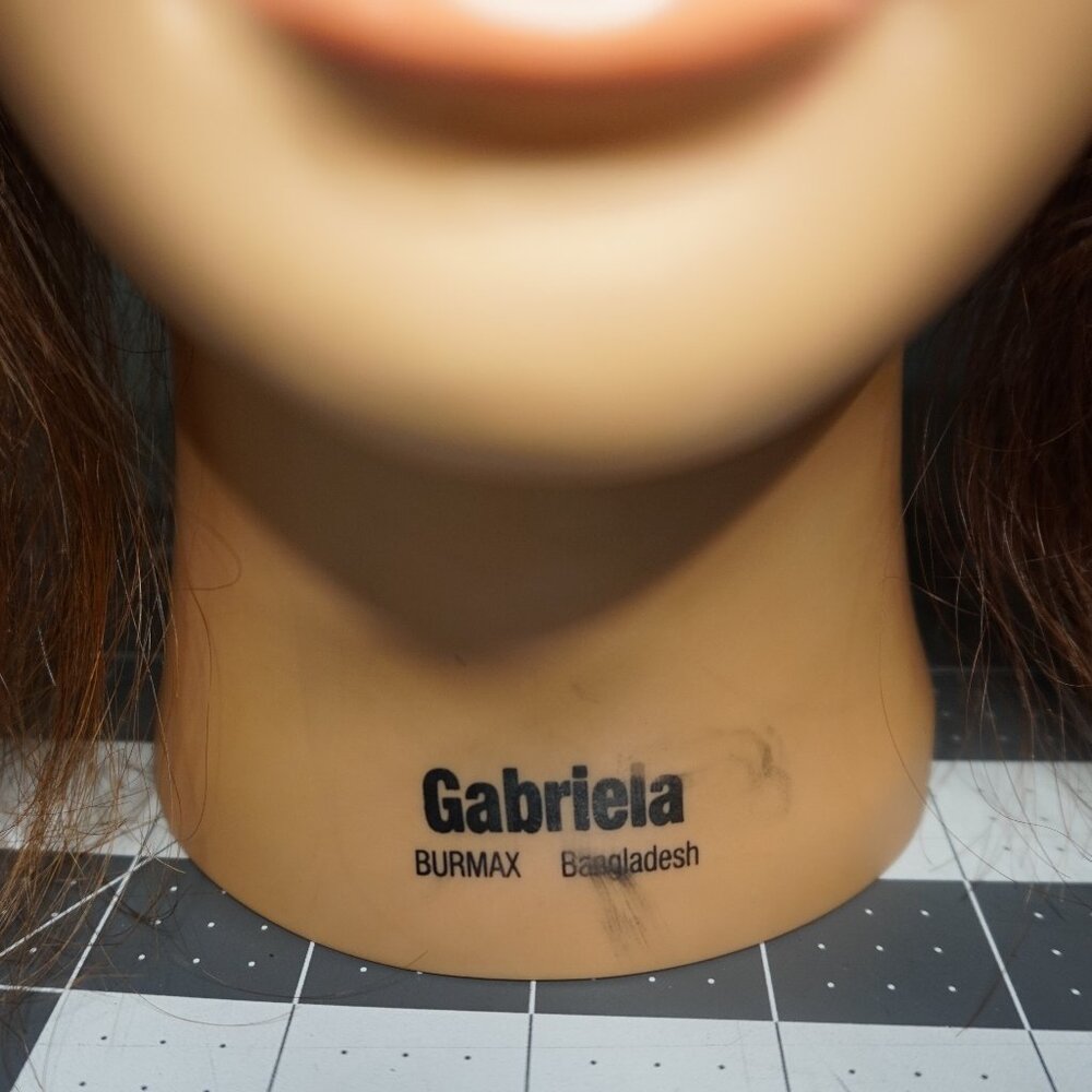 Mannequin Head with Human Hair - Picture 11 of 12